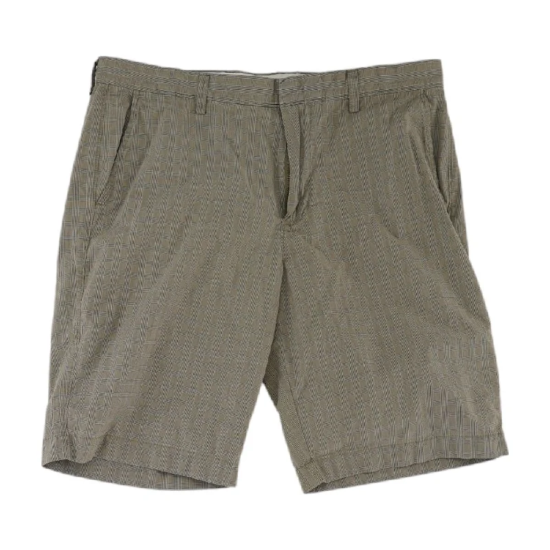 Men's Pants with Welt PocketsBrown Solid Chino Shorts