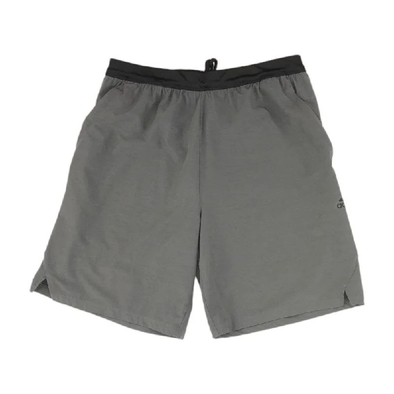 Men's Pants with Contrast Fabric PanelsGray Solid Active Shorts