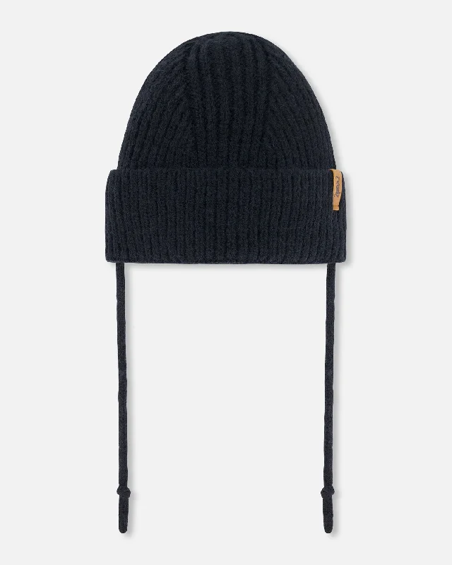 Mid-Season Knit Hat With Strings Black